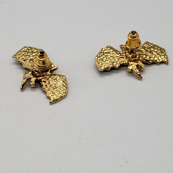 Vintage Flying Bat Halloween Stud Earrrings - Picture 4 of 6